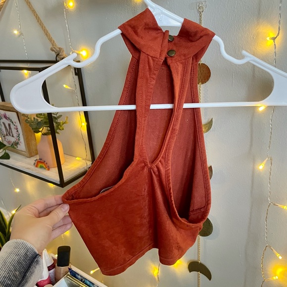 Suede High Neck Crop Top - Picture 4 of 8